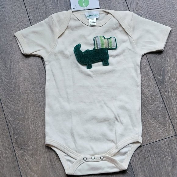 CATE & LEVI Organic Onesie - Baby - Made in Canada NEW NWT 6-12mo Alligator Croc - Picture 2 of 4